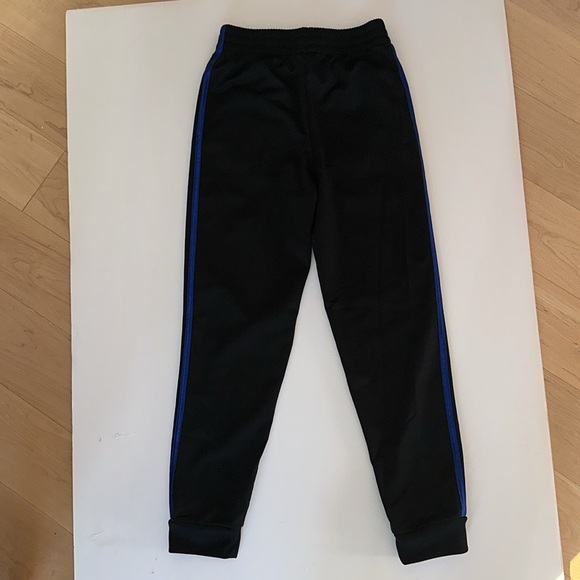 ADIDAS  like new zip front track suit (jacket and pants) - Picture 11 of 14